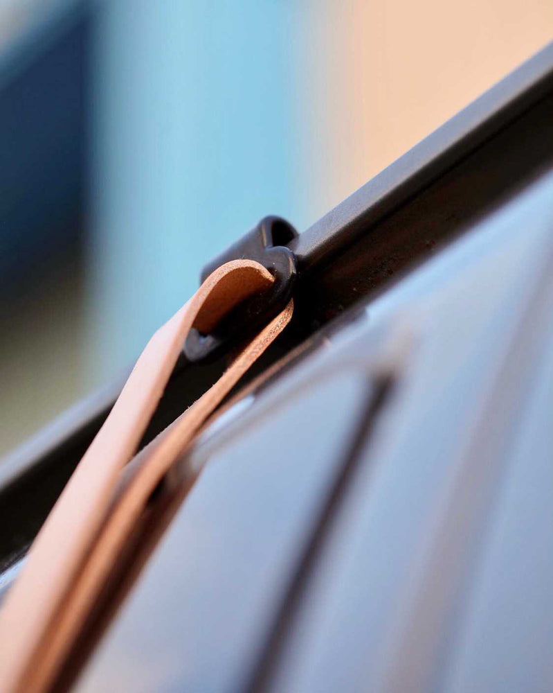 Vanshelf & leather straps
